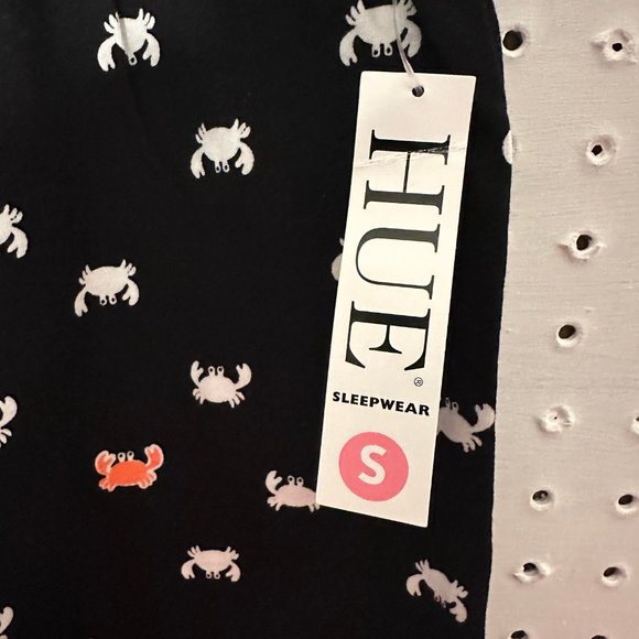 829 NWT Hue sleep or lounge bermuda shorts in Crab Poppers design - Picture 7 of 7